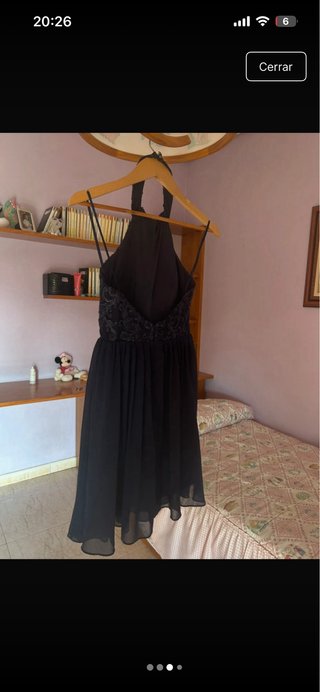Vestido halter azul para evento.