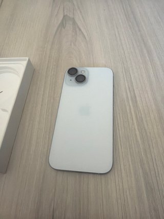 iPhone 15 Apple