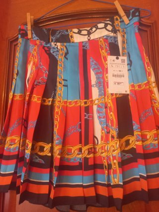 Falda plisada estampado cadenas