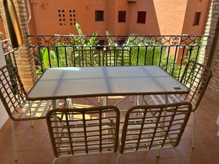 Mesa Terraza 6 Sillas y Cojines en perfecto estado