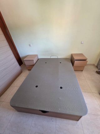 Canapé abatible 135x190 + 2 mesitas de noche