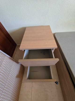 Canapé abatible 135x190 + 2 mesitas de noche