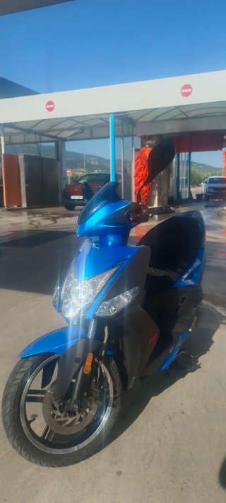 Scooter azul