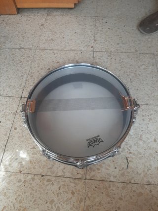 Caja Pearl en buen estado y con funda de regalo