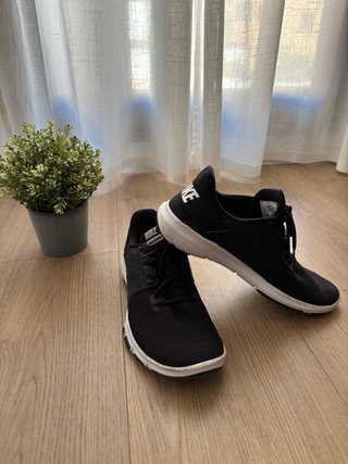 Zapatillas Nike Training Negras y Blancas Talla 44