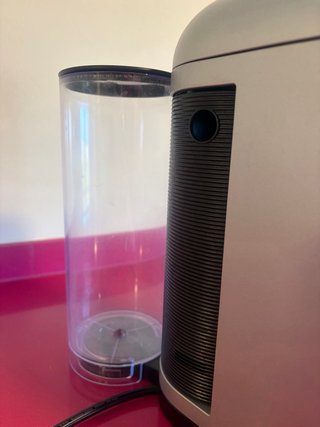 Cafetera Nespresso Vertuo Plus Gris