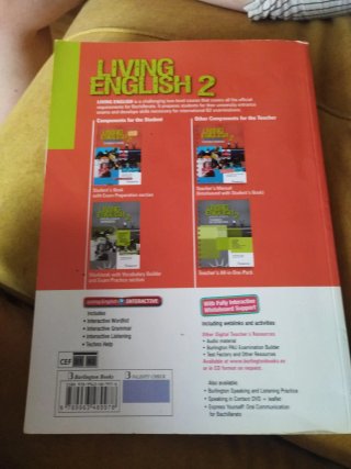 Living English 2 Bachillerato. Student's book