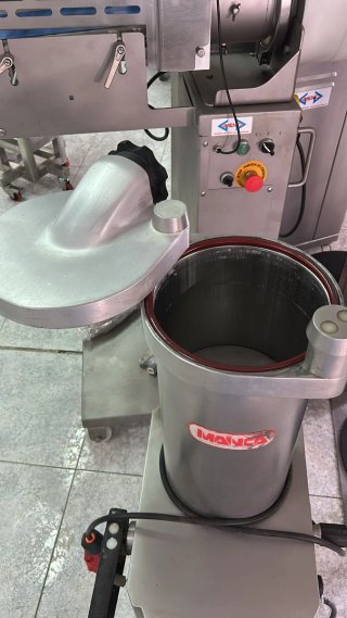 Embutidora Mainca FC 12 - 12L / 10kg