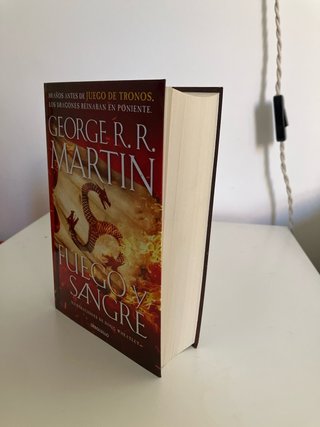 Fuego y sangre, George R. R. Martin