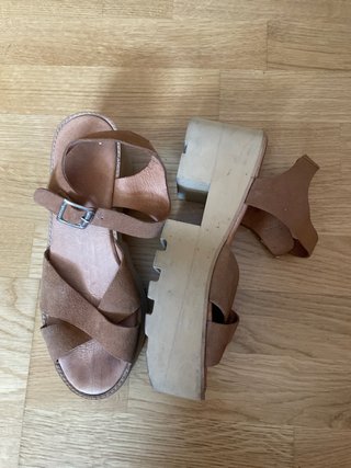 Sandalias piel marrón plataforma T39