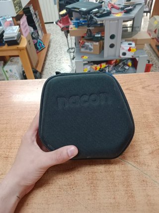 MANDO PS4 NACON COMPACT WIRED CONTROLLER