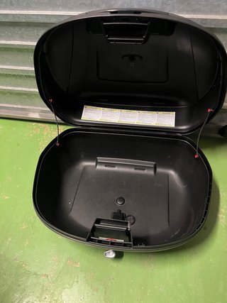 Baúl Givi E470 (47L) + Parrilla Givi M5M Monolock