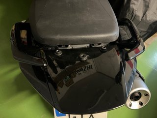 Baúl Givi E470 (47L) + Parrilla Givi M5M Monolock