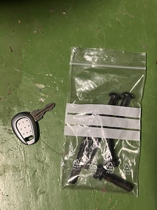 Baúl Givi E470 (47L) + Parrilla Givi M5M Monolock