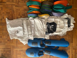 Kimono Taekwondo, cinturones y protecciones