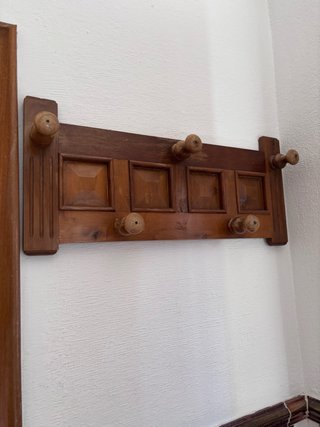 Perchero de madera rústico
