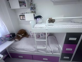 Cama tren infantil y escritorio 200 euros