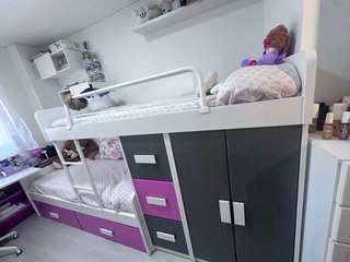 Cama tren infantil y escritorio 200 euros