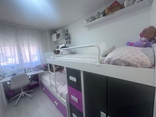 Cama tren infantil y escritorio 200 euros