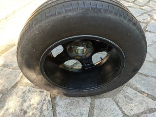 Una llanta 17" Volkswagen Touareg