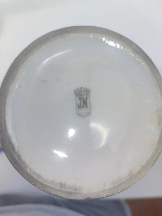 Jarrón de porcelana multicolor con aves