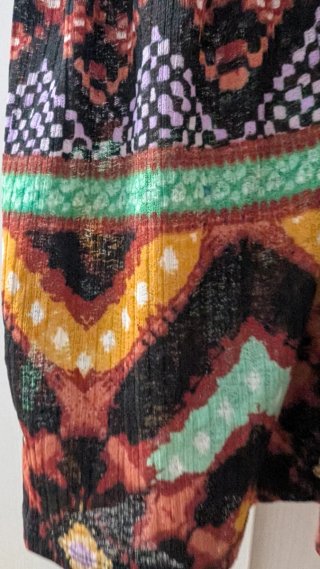 Blusa escote V fruncida pecho