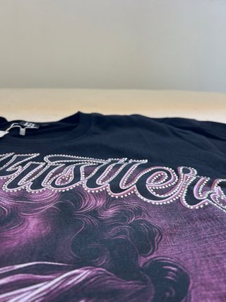 T-shirt nera Life Hustlers con angelo