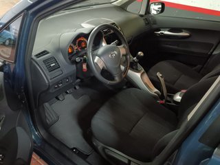 Toyota Auris 1.4 VVT-i Luna