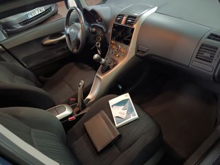 Toyota Auris 1.4 VVT-i Luna