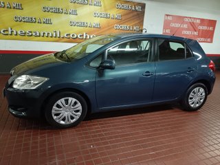 Toyota Auris 1.4 VVT-i Luna