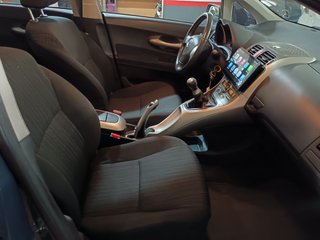 Toyota Auris 1.4 VVT-i Luna