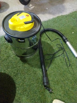 Chimenea de leña negra