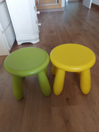 Taburetes Ikea Verdes y Amarillos
