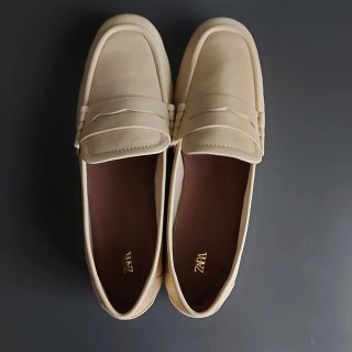 Mocasines mujer beige zara sin estrenar