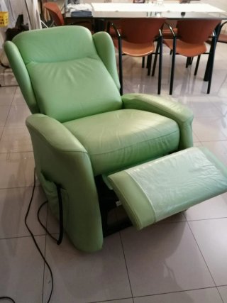 Sillón relax eléctrico verde