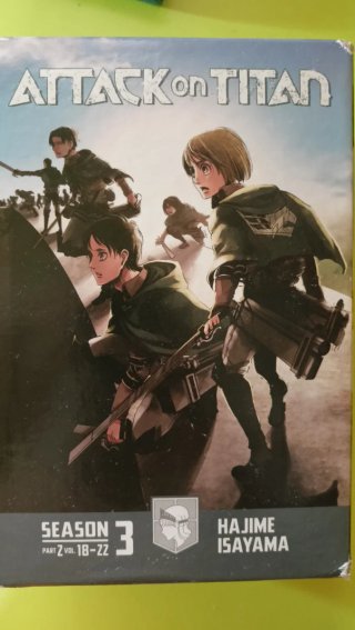 Attack on Titan 18,19,20,21,22 y libro novela.