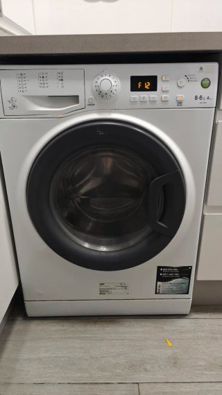 Lavadora/ secadora  Ariston Hotpoint 8 kg
