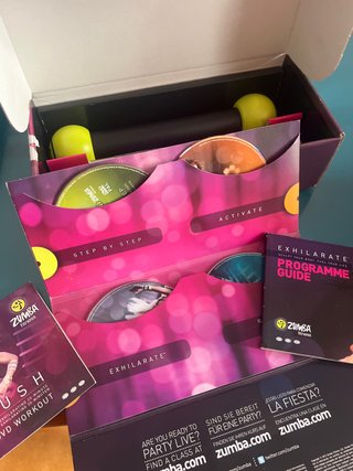 DVDs Zumba Fitness con Maracas Toning
