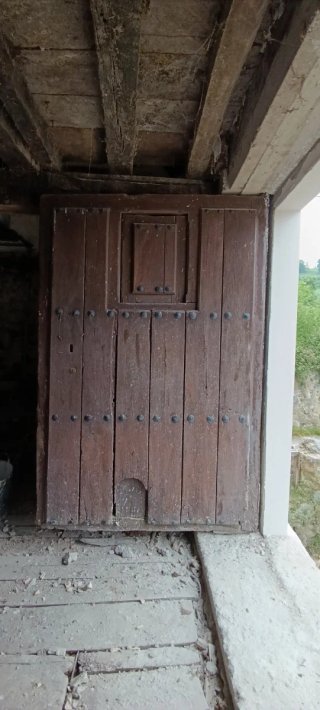 Vigas de roble/  puertas roble y castaño