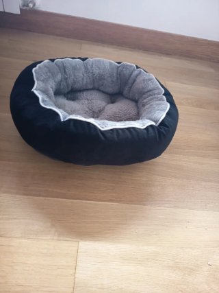 Cama para gatos negra y gris