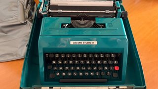 Máquina de escribir Olivetti Studio 45