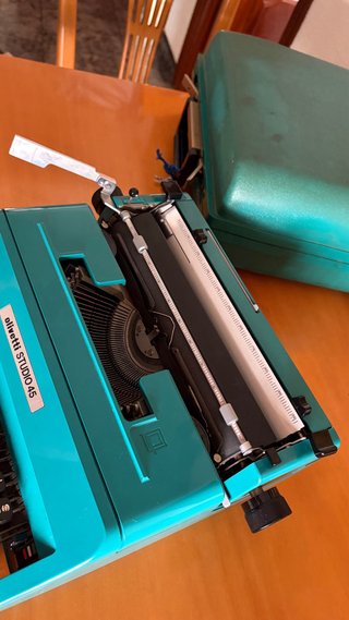 Máquina de escribir Olivetti Studio 45