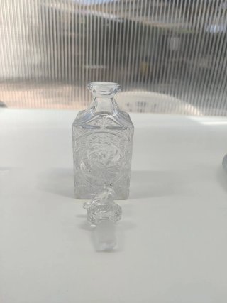 Botellas de cristal tallado decorativa, dos piezas