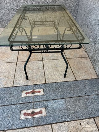 Tavolo da Giardino in Ferro Battuto con Piano in Vetro