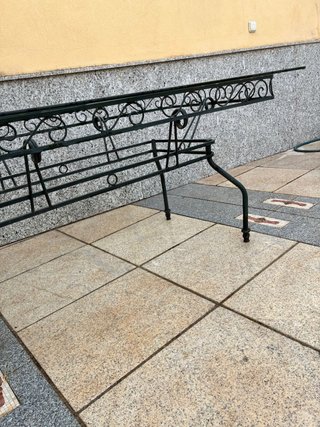 Tavolo da Giardino in Ferro Battuto con Piano in Vetro