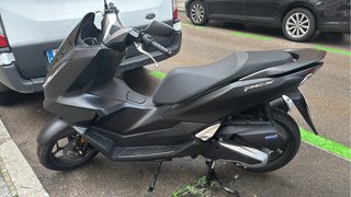 Honda PCX 125 2025 Negra - Como Nueva !