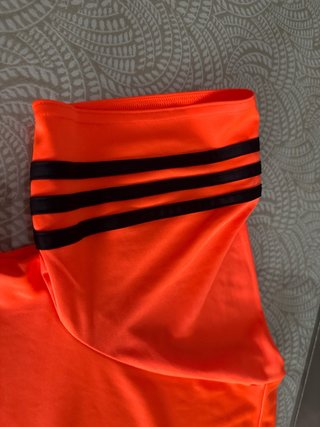 Camiseta deportiva Adidas naranja