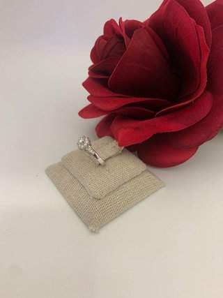 Anillo de Oro blanco con brillantes 18kl