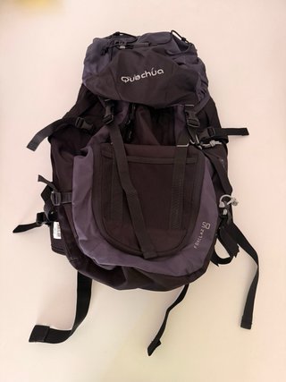 Mochila Quechua Forclaz 50 Negra/Gris