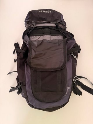 Mochila Quechua Forclaz 50 Negra/Gris